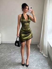 GlowEve Schwarzes Neckholder-Kleid mit tiefem V-Ausschnitt, figurbetoniertes Bodycon-Minikleid mit hoher Taille, gerafftem Spitzenbesatz, französischer sexy Hot-Girl-Stil, geeignet für Dates, Partys, Nachtclubs, semi-formelle Anlässe, Frühling/Sommer, figurschmeichelnde Passform - Olivgrün - Übersicht 3
