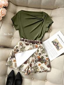 Franclia Summer New Casual Fashion Commuter Versatile Black Asymmetrical Shoulder Ruched Fitted Short Sleeve Top With Khaki Shorts Women's Drawstring Pants Skirt Spring Summer Women's Two Pieces Set Women's Set Pants Spring Two Pieces Casual Set Women's Spring Summer Outfit Spring Summer Women's Clothing Summer Outfit Women's Summer Clothing Suitable For Vacation, Commuting Women's Two Pieces Set - Green - View 1