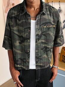 Manfinity Roghcode 男士街頭風休閒刺繡寬鬆迷彩牛仔短袖襯衫 - 軍綠色 - 查看 3