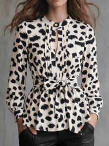 SHEIN Franclia Blus Wanita Kerah Bulat Berlipit Kancing Depan dengan Pita dan Motif Leopard - MultiWarna - View 1