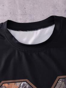 SHEIN 青少年男孩數位圖案短袖T恤與長褲休閒日常2件套 - 彩色 - 查看 4