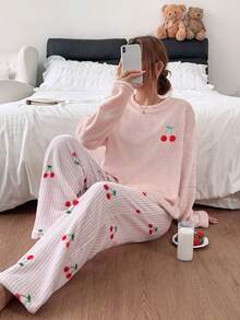 Napfluff Set Pakaian Santai Mewah Bordir Cherry Manis, Set Piyama 2 Potong yang Lembut & Nyaman - Baby Pink - View 2