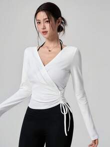 DAZY 秋季運動休閒風字母印花露肩白色條紋拼接上衣 修身袖女款運動T恤運動衫健身衫 - 白色 - 查看 2