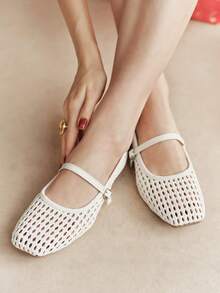 Off-white -