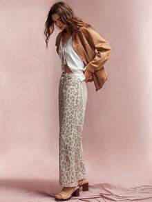 Willow Rêve Women's Grey Leopard Print Relaxed Straight Leg Jeans With Pockets, Fall Boho Streetwear For Office Everyday Going Out Date Casual Outings - Brown - View 7