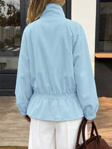 Struktiv Jaket Kasual Wanita Musim Gugur Warna Biru Muda Lembut dengan Kerah Tegak, Pinggang Berkerut, Lengan Raglan, Mantel Pendek Serbaguna untuk Beraktivitas di Luar Rumah atau Makan Siang. - Baby Blue - View 2