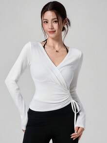 DAZY 秋季運動休閒風字母印花露肩白色條紋拼接上衣 修身袖女款運動T恤運動衫健身衫 - 白色 - 查看 8