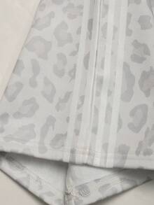 SHEIN 青少年女孩秋冬休閒抓絨內裡加厚運動衫套裝，豹紋與條紋印花寬鬆圓領落肩長袖套頭運動衫，搭配印花牙籤壓褶寬腿直筒運動長褲，2件式運動風套裝 - 灰色 - 查看 9