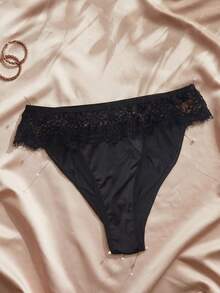 Charlaine Celana Dalam Wanita Seksi Motif Renda Prancis (Paket 3 Buah) - Hitam - View 3