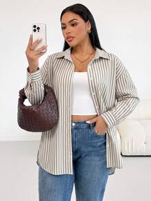 SHEIN Essnce 大尺碼女款單排扣休閒通勤條紋襯衫 - 卡其色 - 查看 1