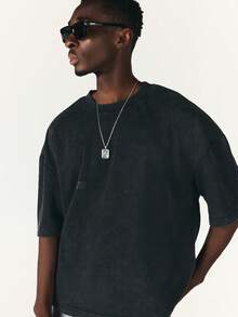 SUMWON Crop Fit Washed Black Oversized Crew Neck T-Shirt With Tonal Logo Back Print And Short Sleeves Streetwear Essential - Black - View 6