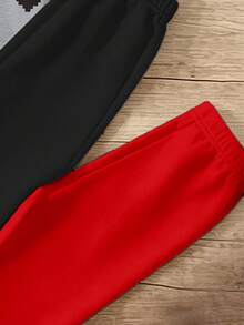 (2 Set) Conjunto de sudadera de cuello redondo y leggings para niñas pequeñas en otoño/invierno, estilo casual fresco y cómodo, con patrón de fresa y corazón en rojo, rosa, gris y negro, rojo y negro - Multicolor - Ver 4