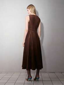 MOTF PREMIUM GAUN TANPA LENGAN DENGAN PIPA KONTRAST BAHAN SUEDE DAN HEM MENGEMBANG - Coffee Brown - View 3
