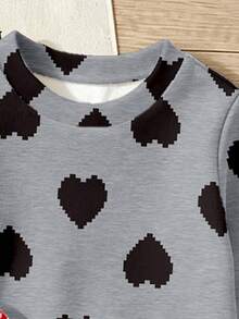 (2 Set) Conjunto de sudadera de cuello redondo y leggings para niñas pequeñas en otoño/invierno, estilo casual fresco y cómodo, con patrón de fresa y corazón en rojo, rosa, gris y negro, rojo y negro - Multicolor - Ver 5