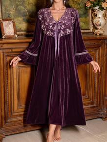 PalaceNights Heavy Embroidery Velvet Robe + Camisole Nightgown Palace Style Sleepwear 2 Pieces Set - Purple - View 3