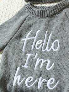SHEIN 2件組 Hello I'm Here 趣味圖案刺繡新生兒攝影套裝 針織海軍藍連身褲連帽衣 嬰兒拍照道具 秋季款 - 灰色 - 查看 8