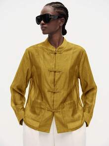 Aveloria Modichic 女士緞面打結鈕扣上衣，圓領長袖收口袖口，胸前口袋，直擺下襬 - 黃色 - 查看 5
