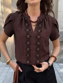 SHEIN Clasi 女款V領休閒百搭日常穿著襯衫 - 咖啡棕 - 查看 4