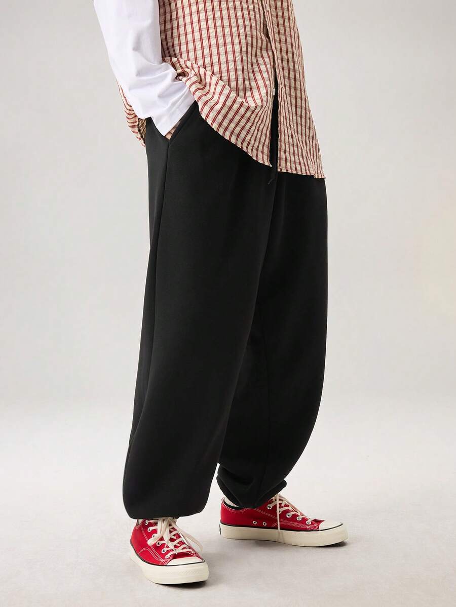 Vaulklash Pantalones de chándal holgados para hombre con bolsillo en diagonal de unicolor - Negro - Ver 1