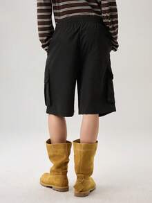 Vaulklash Men Flap Pocket Drawstring Waist Oversize Cargo Shorts - Black - View 3