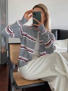 DAZY Cardigan Rajut Lengan Panjang Wanita Model Longgar Bergaris Vintage, Kerah Bulat, Kancing Tunggal, Serbaguna, dan Melangsingkan untuk Musim Gugur - Grey - View 5