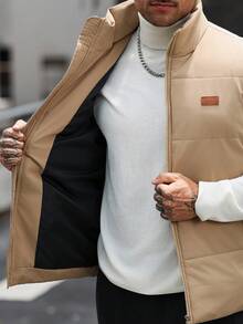 Manfinity CasualCool 卡其色休閒棉質填充背心，基本立領拉鍊口袋設計，男士秋冬通勤輕量保暖層搭背心 - 卡其色 - 查看 6