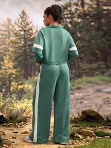 Exploreva Setelan Olahraga Longgar Berbahan Sweatshirt Berkerah Hijau dan Celana Panjang Lebar - Dark Green - View 2