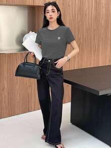 DAZY 夏季黑白條紋拼接刺繡愛心圖案休閒街頭可愛短袖女款T恤 - 黑與白 - 查看 6