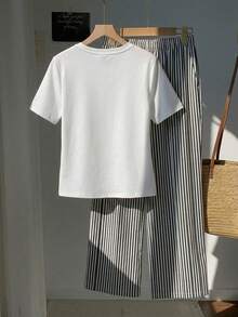 SHEIN EZwear 两件套休闲百搭日常穿搭小马图案印花圆领短袖上衣和条纹印花长裤套装 - 黑與白 - 查看 2