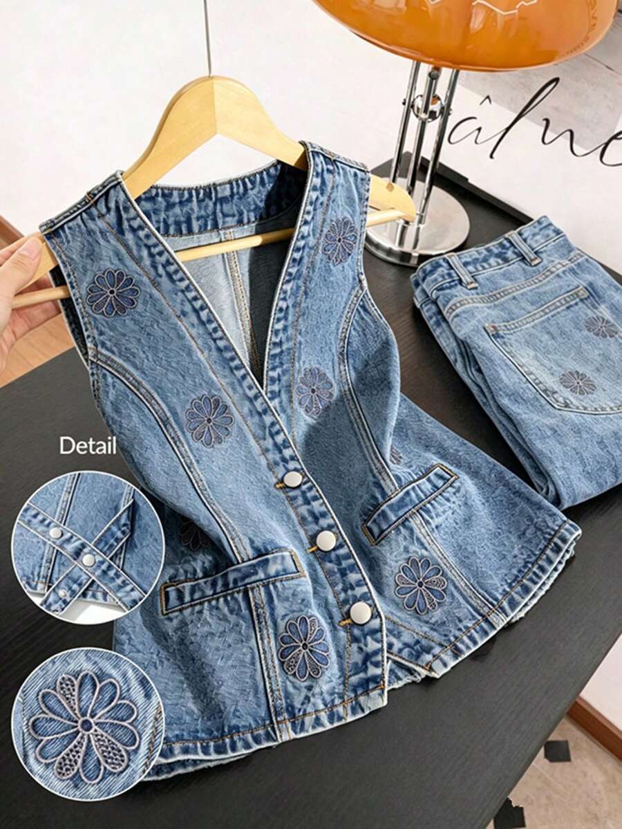 GlowEve CURVE Plus Size Women's V-Neck Floral Pattern Casual Daily Denim Jacket