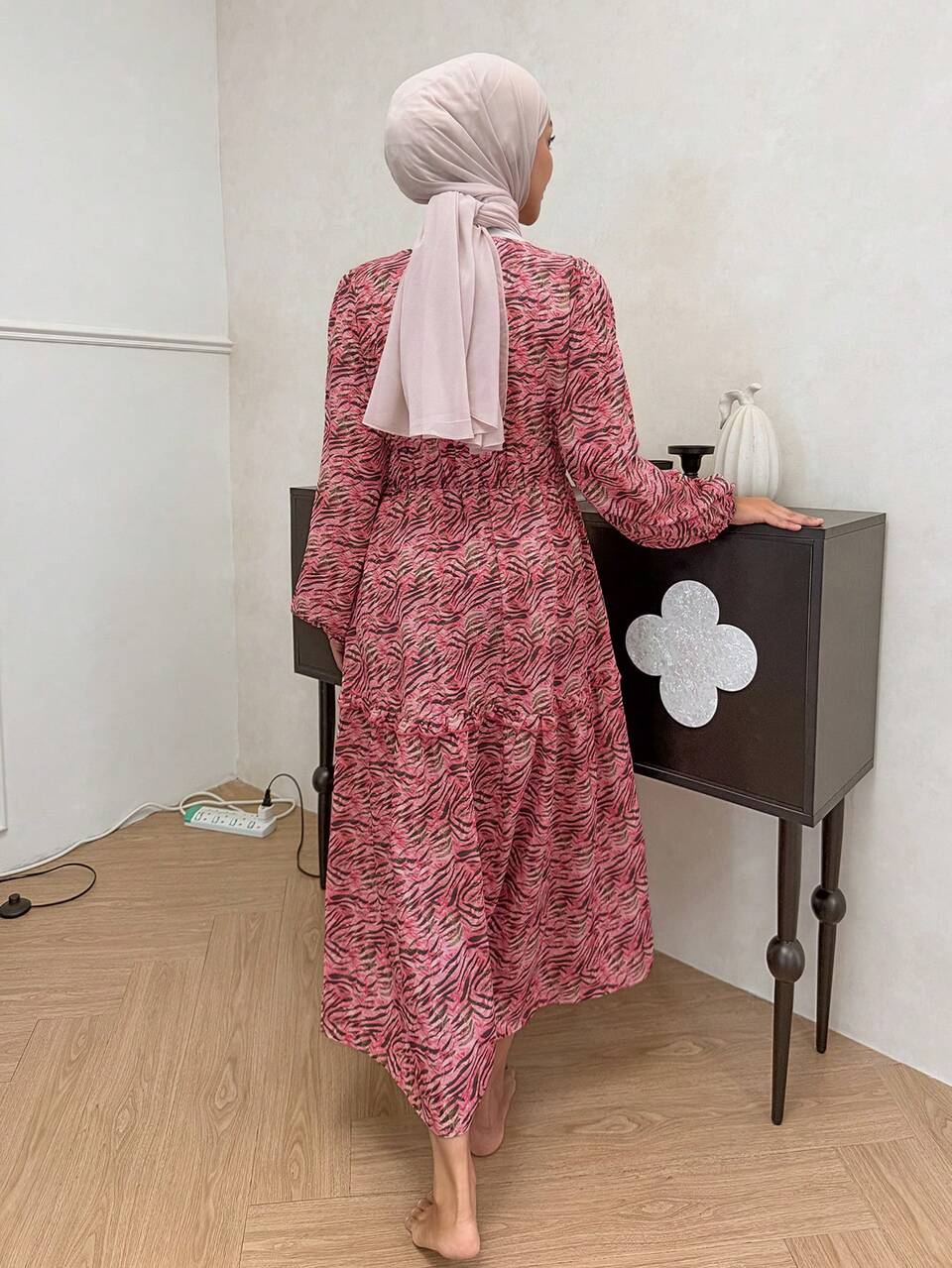 Women's All-Over Print V-Neck Lantern Sleeve Fashion Nightgown