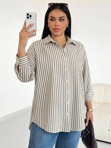 SHEIN Essnce 大尺碼女款單排扣休閒通勤條紋襯衫 - 卡其色 - 查看 5