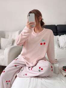 Napfluff Set Pakaian Santai Mewah Bordir Cherry Manis, Set Piyama 2 Potong yang Lembut & Nyaman - Baby Pink - View 1