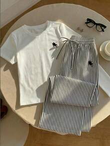 SHEIN EZwear 两件套休闲百搭日常穿搭小马图案印花圆领短袖上衣和条纹印花长裤套装 - 黑與白 - 查看 4