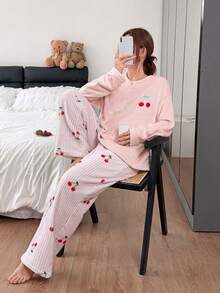 Napfluff Set Pakaian Santai Mewah Bordir Cherry Manis, Set Piyama 2 Potong yang Lembut & Nyaman - Baby Pink - View 7