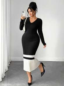 Elenzga Plus Size Colorblock V-Neck Knit Dress - Black and White - View 7