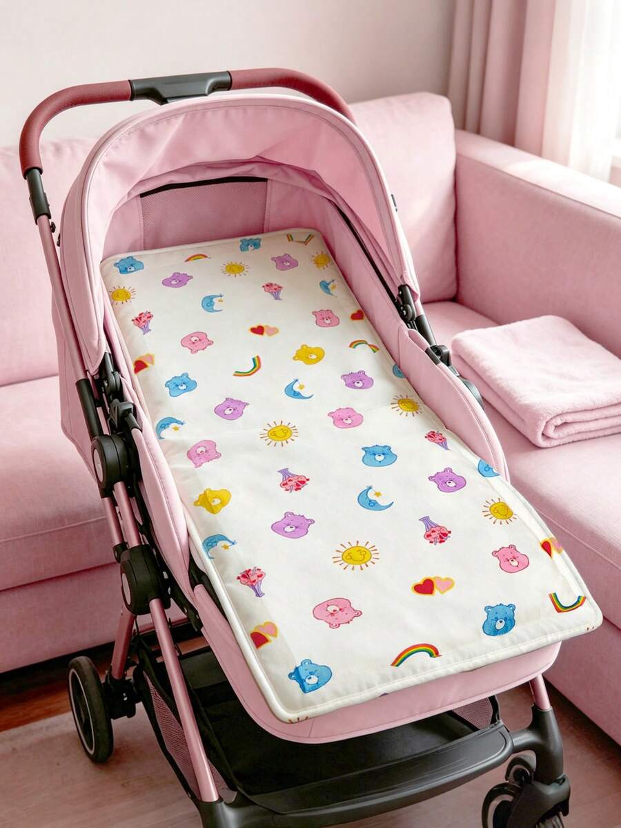 SHEIN X Care Bears 1件裝印花舒適嬰兒推車坐墊,適合男孩與女孩 - 彩色愛心熊 - 查看 1