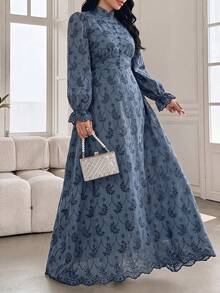 Modelyn 法式立領花瓣袖鏤空刺繡設計洋裝，藍色碎花，適合早午餐與度假，秋季優雅復古風 - 藏蓝色 - 查看 7