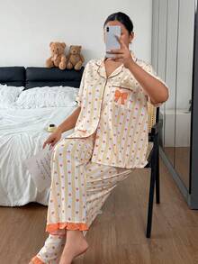 Napfluff CURVE Napfluff CURVE طقم بيجامة مخطط بياقة قلب حلو، ديكور جيب فيونكة لطيف & بنطلون بحافة مكشكشة، طقم من قطعتين - أصفر - مشاهدة 2