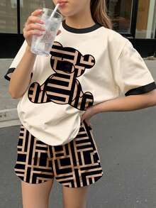 SHEIN Leap Crew 少女可愛白色夏季休閒極簡甜美熊與幾何印花短袖上衣與短褲2件套，圖案T恤兩件式套裝 - 彩色 - 查看 1