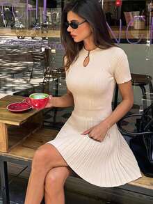 Aloruh 女款優雅通勤極簡米杏色針織傘裙秋季女裝優雅洋裝 - 杏色 - 查看 2