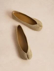 Rosivie WomenShoes Camel Round Toe Split Toe Flat Shoes Classic Retro Tabi Casual Commuter Street Style Cute - Camel - View 1