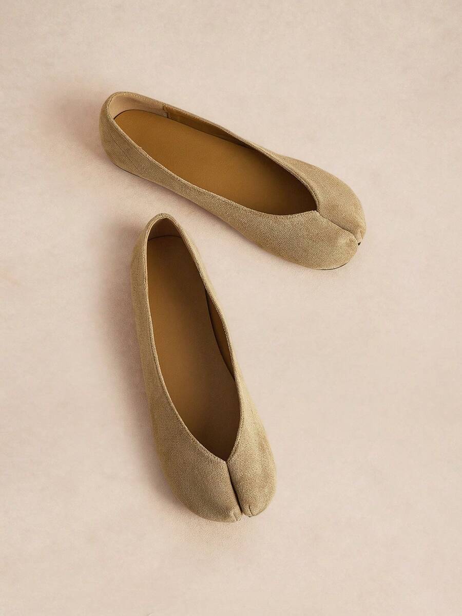 Rosivie WomenShoes Camel Round Toe Split Toe Flat Shoes Classic Retro Tabi Casual Commuter Street Style Cute - Camel - View 1