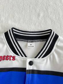 SHEIN Playful Pals 2件組男童秋冬時尚街頭風學院風休閒藍黑白拼色字母印花賽車棒球夾克搭配鬆緊腰長褲運動套裝，適合日常穿著與多種場合 - 藍白色 - 查看 9