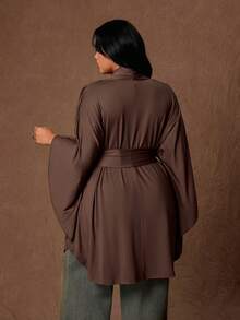 Rustia Jaket Kasual Wanita Ukuran Besar Warna Polos Lengan Kelelawar dengan Ikat Pinggang untuk Musim Gugur - Coklat - View 2