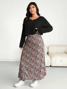 SHEIN Essnce Plus Size Women Solid Color Crew Neck Long Sleeve T-Shirt And Ditsy Floral Dress Casual 2-Piece Set - Multicolor - View 5