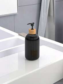 Black Soap Dispenser Bottles, Letter Graphic Empty Pump Bottles For Shampoo, Body Wash, Conditioner, Bathroom Storage Home Decor - Black - View 5