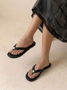 HighSole Women's Pearl Round Toe Flat Elegant Summer Black Upper Flat Toe-Post Slippers - Black - View 8