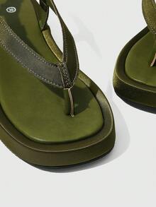 HighSole 春夏新款可調節扣設計夾腳露趾厚底增高女款涼鞋，城市極簡風，柔軟舒適防滑，適合通勤、購物、海邊度假、音樂節，百搭夏季穿搭 - 墨綠色 - 查看 3