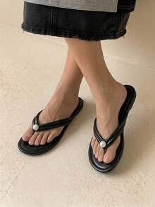 HighSole Women's Pearl Round Toe Flat Elegant Summer Black Upper Flat Toe-Post Slippers - Black - View 6